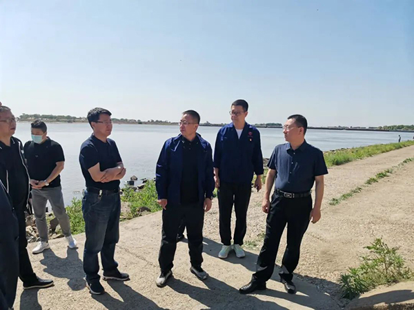 齊齊哈爾市富拉爾基區(qū)人大常委會開展生活垃圾處理場及嫩江富區(qū)段排放截污治理工程項目建設情況專項視察