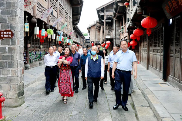 全國人大民族委到渝調(diào)研地方民族法治建設(shè)情況