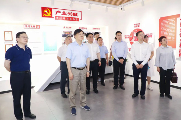 全國人大常委會法工委副主任許安標(biāo)到昆調(diào)研