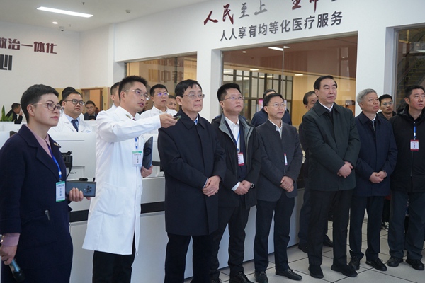  何維率隊(duì)赴貴州省畢節(jié)市大方縣開展定點(diǎn)幫扶調(diào)研