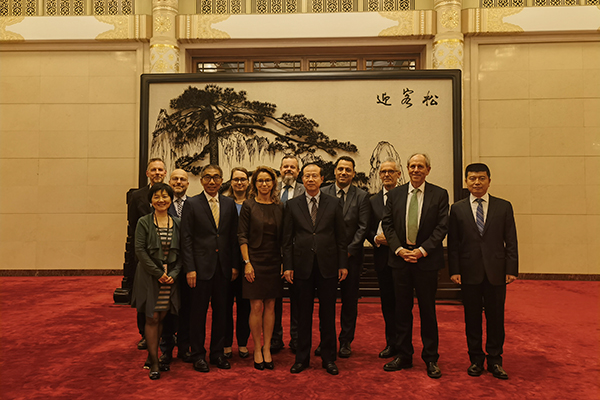  全國人大外事委員會副主任委員傅自應會見德國漢堡市議會代表團