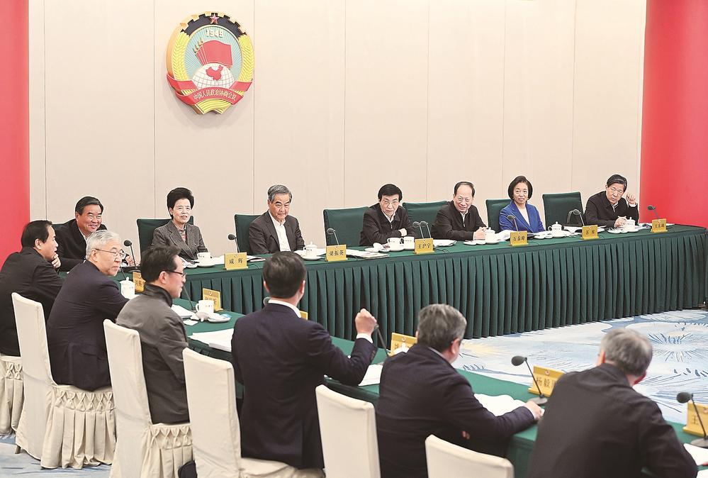 全國(guó)政協(xié)召開遠(yuǎn)程協(xié)商會(huì) 圍繞“加強(qiáng)兩岸產(chǎn)業(yè)合作 打造兩岸共同市場(chǎng)”協(xié)商議政 王滬寧主持