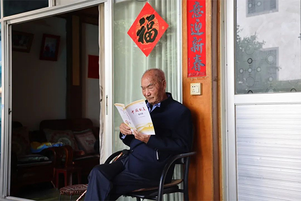 1959年，這位白族青年赴京參加全國人代會